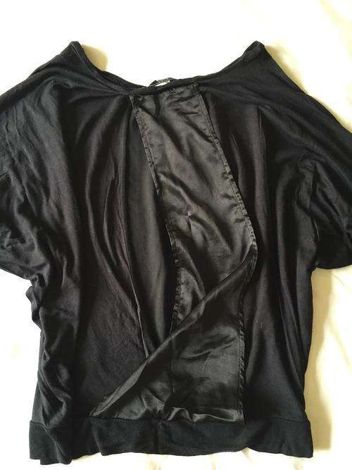 MASS CLEARANCE: Guess Batwing Top