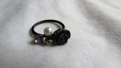 Sass Diva Flower Ring *MASS CLEARANCE*