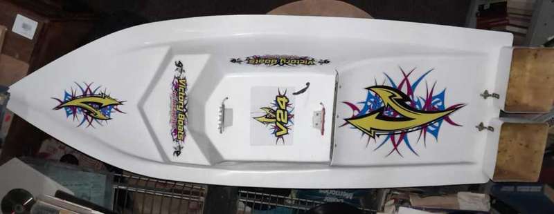 Victory Bait Boat