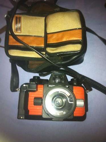 NIKONOS-V UNDER WATER CAMERA
