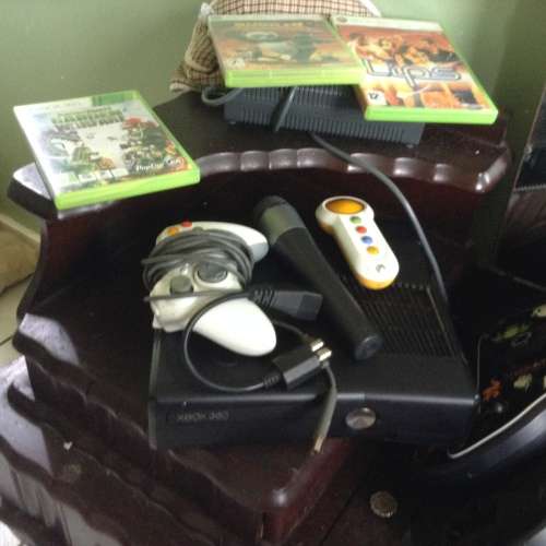 Slimline Xbox 360 with assessories