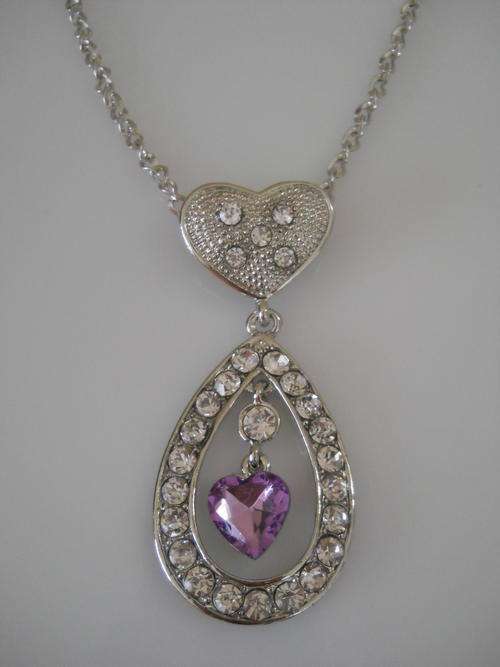 Beautiful "Diamante Oval with Purple Heart" Pendant on Chain