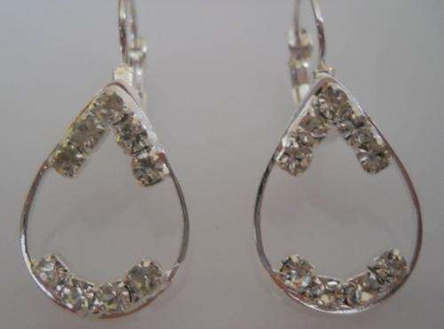 Beautiful "Teardrop Diamante" Earrings