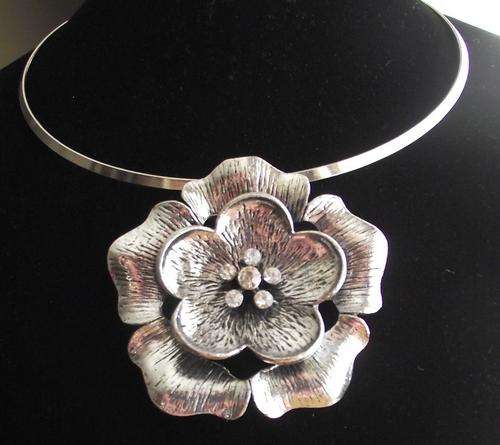 Gorgeous Tibet Silver Large Flower Choker Necklace