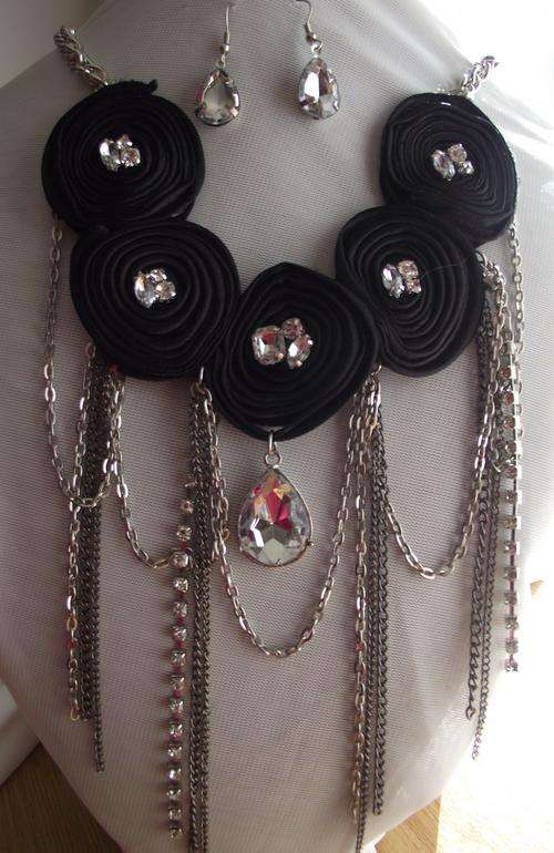 STUNNING BLACK FABRIC FLOWERS, CRYSTALS & DANGLE CHAINS NECKLACE & EARRINGS SET