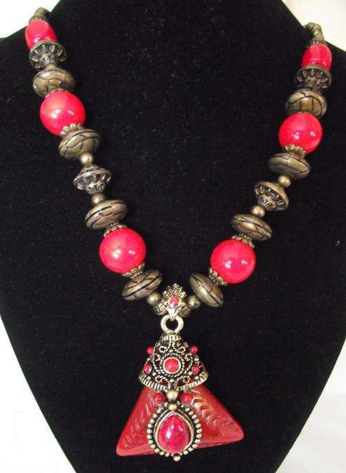 Red Bohemian Chunky Carved Vintage Retro Copper Wood Pendant Necklace