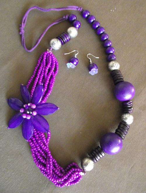 Purple Bohemian Chunky Carved Retro Wood Seedbeads and Beads With Acrylic FlowerNecklace  70cm