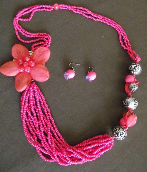 ORANGE Bohemian Chunky Carved Retro Wood Seedbeads and Beads With Acrylic FlowerNecklace  70cm