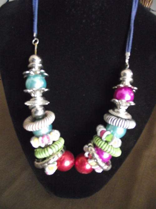 MULTI-COLOR  Bohemian Chunky Fabric, Acrylic Rings & Faux Pearls Neckace