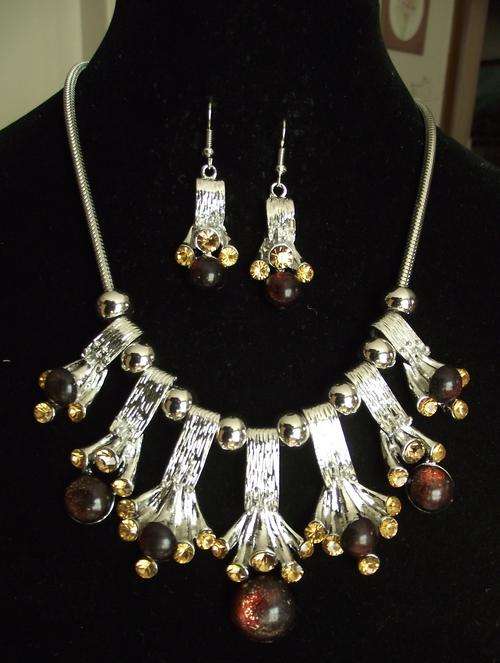 Gorgeous Amber & Austrian Crystals Necklace & Earrings Set