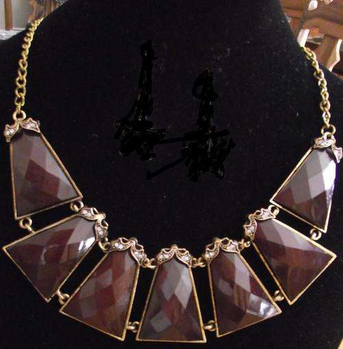 Lovely Gold Tone BROWN Trapezoid Pendant Necklace