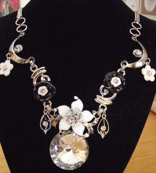 Gorgeous Silvertone Black & White with Crystals Necklace