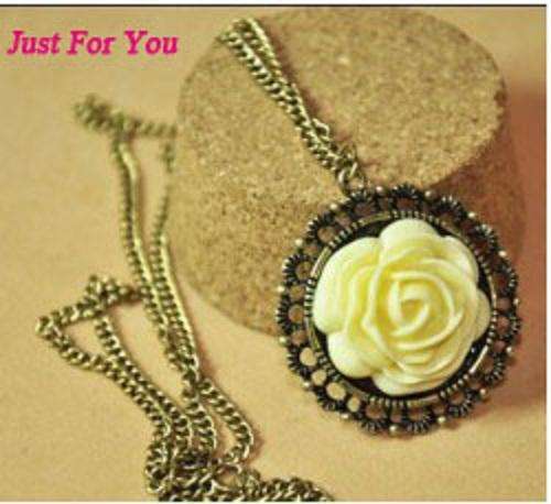 Vintage Retro Yellow Flower Long Necklace Pendant Charm
