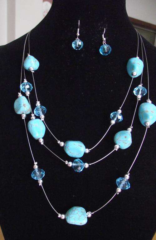 VINTAGE STYLE TURQUOISE NUGGET AND FACETED CRYSTAL AND SILVER FLOATING BEADS NECKLACE & EARRINGS SET