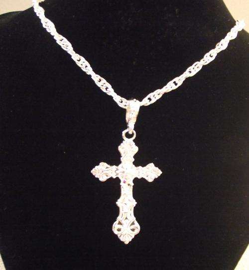 Lovely Silver Tone Cross Pendant Necklace