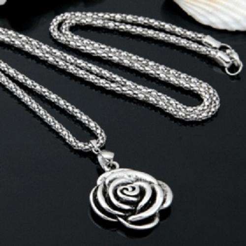 Beautiful Rose Pendant & Chain