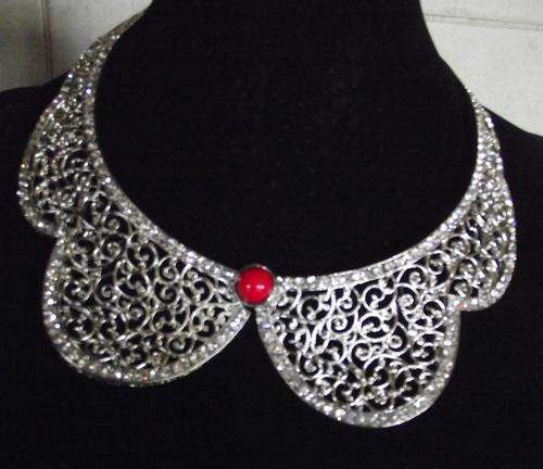 Lovely Silver Tone Rhinestone, Red Button Faux collar Necklace