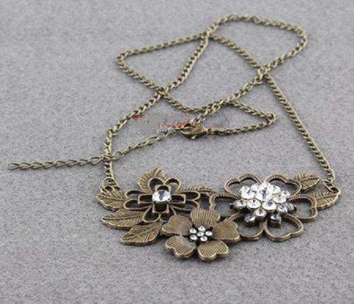 Vintage flower, crystal necklace