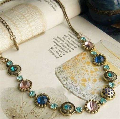 Vintage style colorful crystals necklace