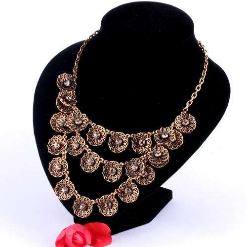 Fashion Vintage Gold Plated Black Rhinestones Flower Necklace