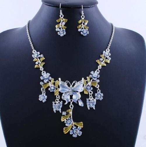 SILVER Butterfly Bridal Necklace and Earrings Set (Free Gift Box)Colour not as indicated on picture