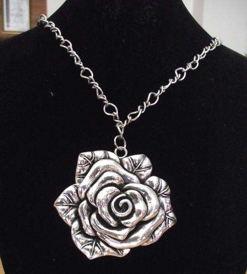 Beautiful Large Rose Pendant Long Chain Necklace (Free Gift Box)