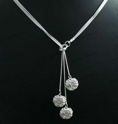 Gorgeous 925 Sterling Silver Coated 3 Sliding Rose Necklace