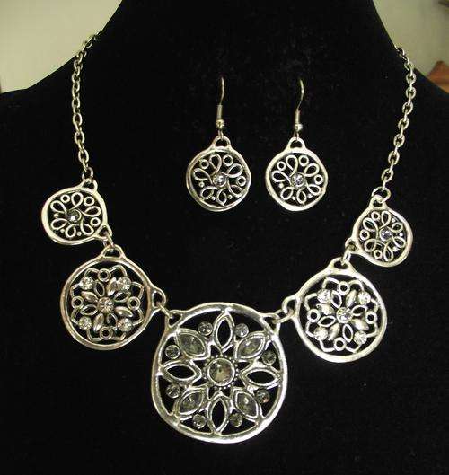 Beautiful Tibet Silver Circle with Crystals Necklace & Earrings Set
