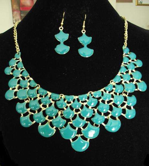 Fashion Golden Chain Enamel Turquoise Oil Drop Scales Flakes Necklace & Earrings Set