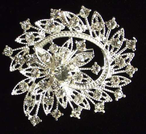 LARGE SILVER CLEAR RHINESTONE CRYSTAL FLOWER BROOCH