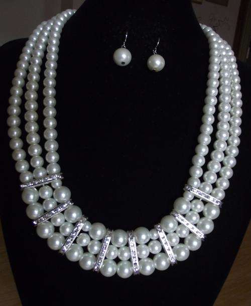 Pearl and Crystal Necklace & Earrings Set (Free Gift Box)