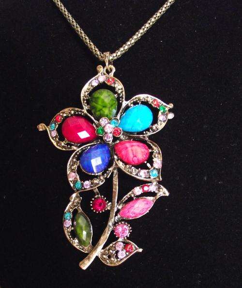 Stunning Bronze Multi-Colour Flower Pendant Necklace