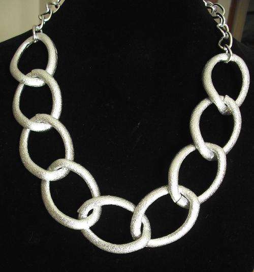 Stunning Silver Tone Glitter Chain Necklace