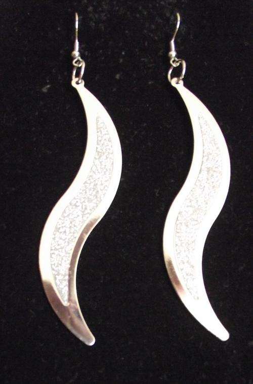 LOVELY LONG SILVER TONE SWIRL MICRO GLITTER DANGLE EARRINGS
