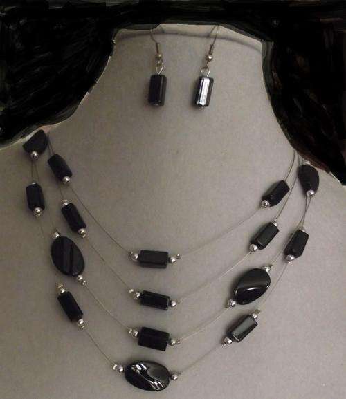 BEAUTIFUL 5 STRANDS FLOATING Gems NECKLACE & EARRINGS SET