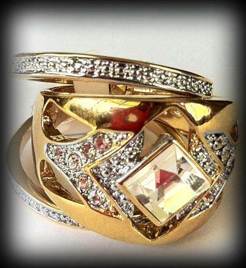GOLD FILLED 3 BAND DIAMANTE RING SET 1 YEAR GUARANTEE SIZE 8