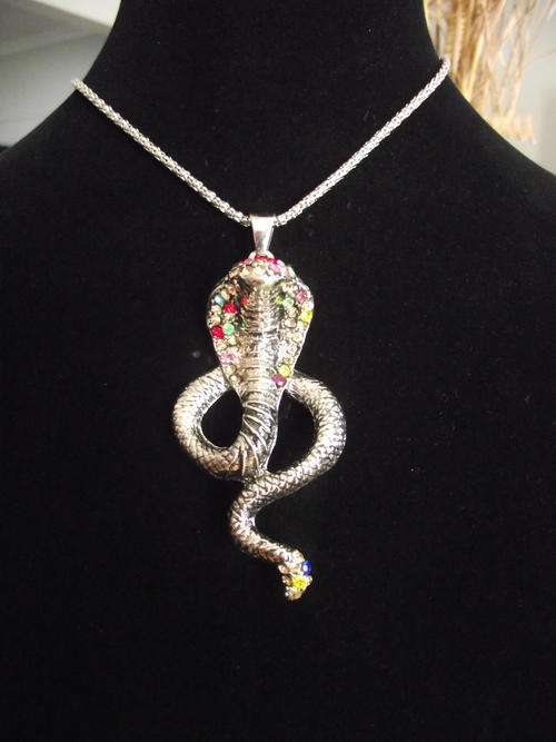 **NEW**Tibetan Silver Rhinestones Serpent Pendant Necklace (Free Gift Box)