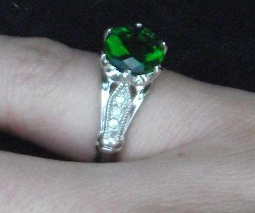 BEAUTIFUL WHITE GP ROUND CUT GREEN CZ DRESS RING # 5.25