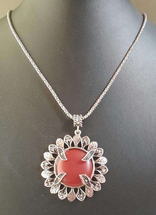 Tibetan Silver Round Resin Ruby Round Pendant Necklace
