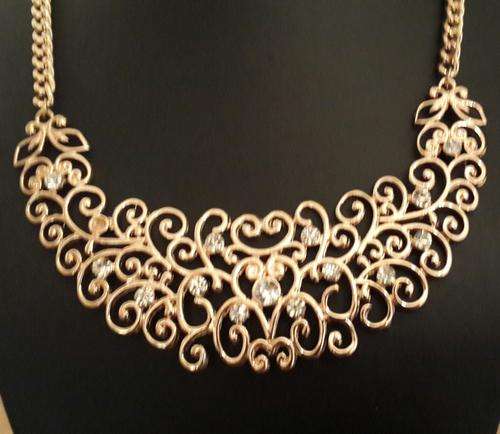 **NEW LISTING** Gold Tone Swirl & Rhinestones Pendant Necklace (Free Gift Box)