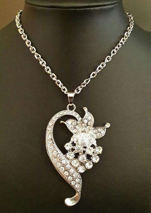 Silvertone  Crystal flower Pendant Necklace