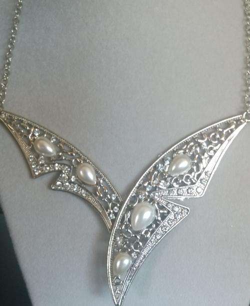 Lovely Large Silver Tone Pendant Necklace