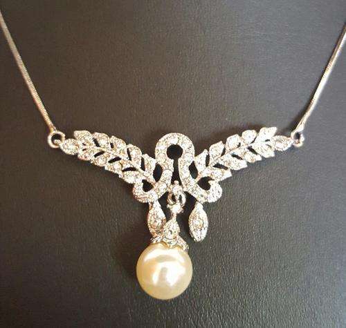 Silver Dangle Crystal & Pearl Pendant Snake Chain Necklace