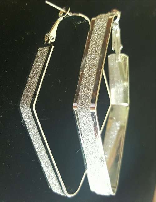 SILVER MICRO GLITTER DIAMOND SHAPE HOOP EARRINGS