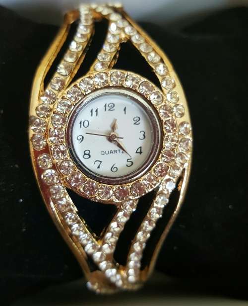 Ladies Gold Rhinestones Bangle bracelet wristwatch