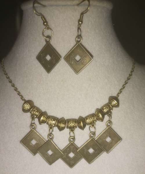 Bronze Dangle Pendant Necklace & Earrings Set