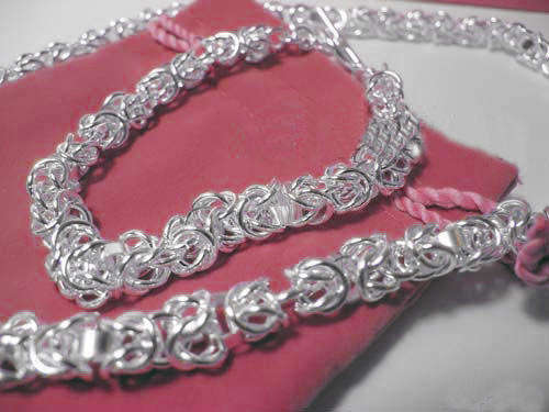 Beautiful 925 Sterling Silver Coated Wild Basket Necklace & bracelet Set