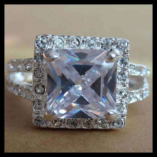 UNIQUE WHITE TOPAZ GEMS 925 STERLING SILVER ring SIZE 7
