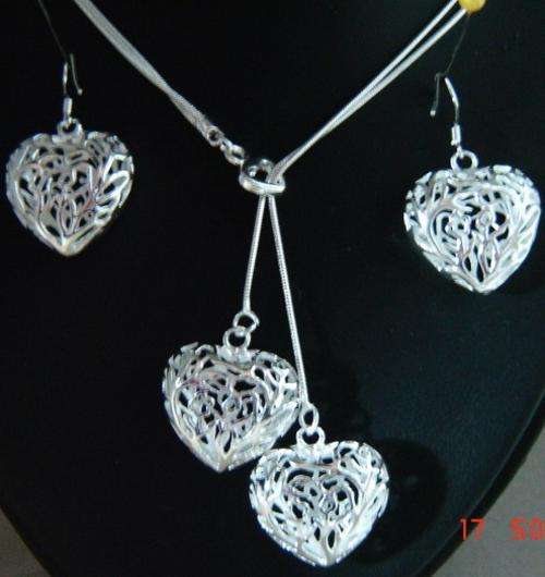 ADORABLE 925 STERLING SILVER SLIDING CHAIN 2 CARVE HEART SET