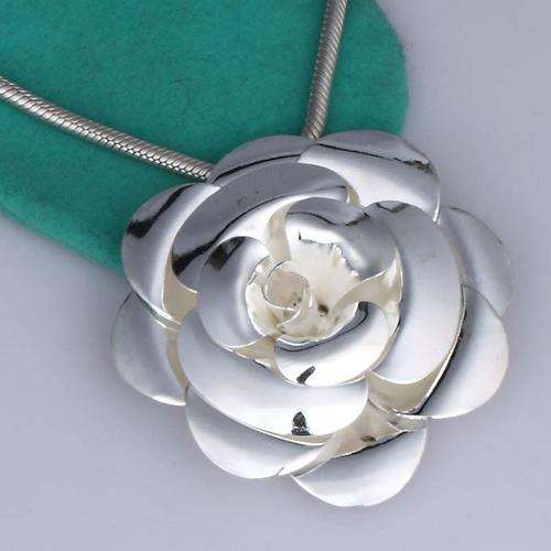 Gorgeous Silver Tone Rose Pendant & Chain
